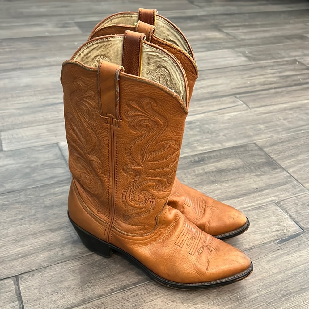 Durango Women's Heeled Boots in Rich Brown